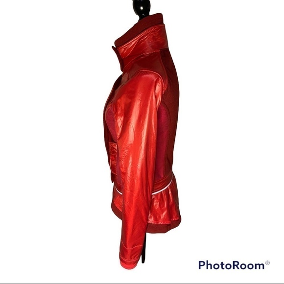 lululemon Pedal Power Jacket currant - Picture 11 of 12